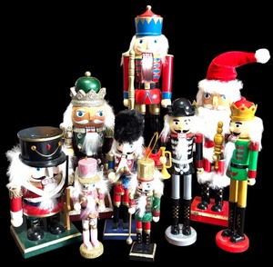 lot 341 image: Christmas Fever Beautiful Lot of Santa Nutcrackers