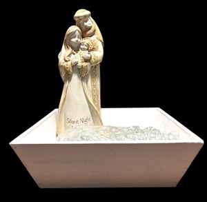 lot 343 image: Beautiful Christmas Figurine, Wooden Bowl, and Clear BeadsDecor for Any Room