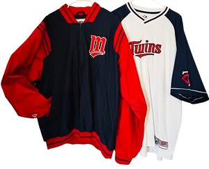 lot 286 image: Mens XL Quarter Zip Minnesota Twins Baseball Jacket and Short Sleeve Jersey Shirt