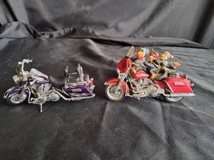 lot 8 image: Harley Davidson Bike Replicas (2 Bikes)