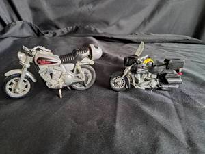 lot 9 image: Harley Davidson Bike Replicas (2 Bikes)