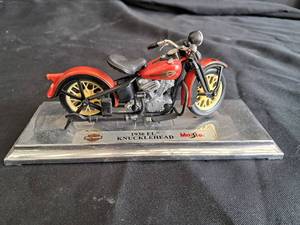 lot 27 image: Harley Davidson Maisto 1936 EL Knucklehead