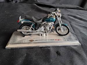 lot 32 image: Harley Davidson Maisto 2000 FXDL Dyna Low Rider