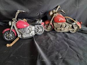 lot 43 image: Set of Spoontiques Bike Replicas