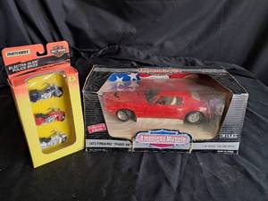 lot 46 image: Harley Davidson Electra Glide Police Bikes & American Muscle 1973 Firebird Trans am (118 Scale)