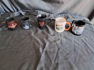 lot 62 image: Harley Davidson Coffee mug lot, & 1 Piggy Bank