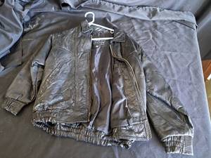 lot 81 image: Italian Stone Navarre Leather Company Jacket Size 14