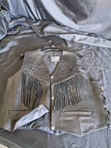 lot 82 image: AII Leather Vest size 2XL