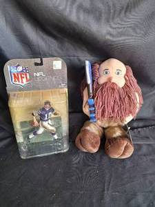 lot 98 image: Ragnor Doll & NFL Legends Fran Tarkenton Statue (NIB)