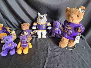 lot 109 image: Viking Stuffed Bear Lot