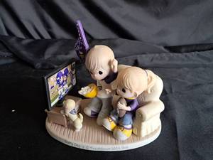 lot 124 image: Precious Moments Everday is a touchdown with you