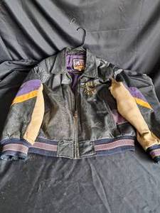 lot 142 image: Vikings Jacket Size M