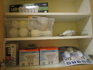 lot 34 image: Light Bulbs