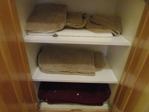 lot 38 image: Bath Mats & Rug Sets