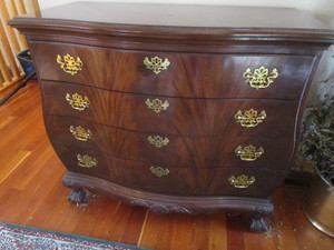 lot 13 image: Bombay Style Chest