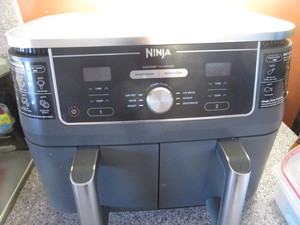 lot 55 image: Ninja Foodi Air Fryer, Never Used