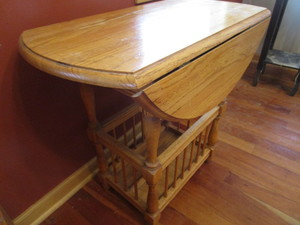 lot 60 image: Dropleaf Magazine Table