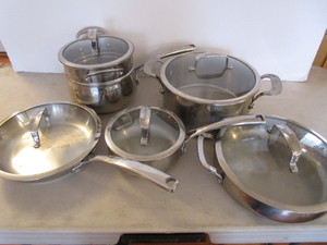 lot 70 image: Belgique Cookware