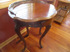 lot 80 image: Ornate Table