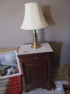 lot 19 image: Pair Night Stands, Brass Lamps