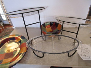 lot 88 image: Buffet Server, Platter & Bowl
