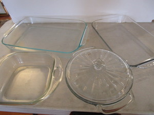 lot 90 image: Pyrex & AH Glass