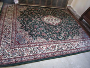 lot 118 image: Area Rug