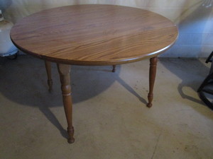 lot 128 image: Dinette Dropleaf Table