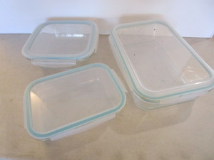 lot 146 image: LockNLock Glass Pans