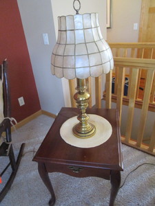 lot 156 image: End Table, Shell Lamp