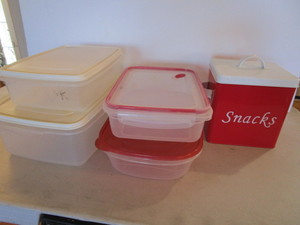 lot 165 image: Storage Containers, Snacks tin