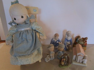 lot 157 image: Precious Moments, Figures
