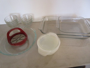 lot 173 image: Pyrex Glass Pans, Custards