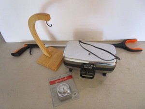 lot 175 image: Waffle Maker, Banana Hook