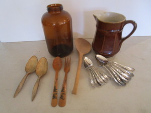 lot 179 image: Vintage Stoneware, Wooden Utensils, Fancy Spoons
