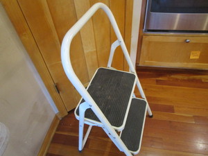 lot 187 image: Folding Step Stool