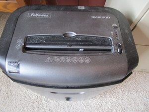 lot 204 image: Paper Shredder
