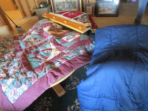lot 277 image: Comforters, Quilt