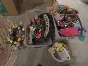 lot 278 image: Easter Decorations