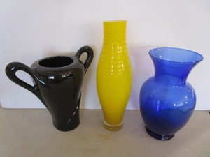 lot 286 image: Vases