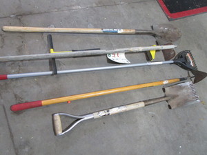 lot 296 image: Garden Tools