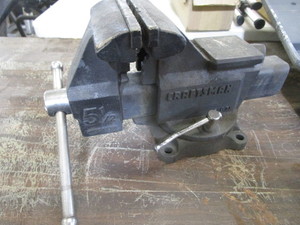 lot 318 image: Crafts 5-12 Vise