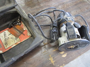 lot 324 image: Craftsman Router