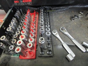 lot 326 image: Craftsman 38 sockets