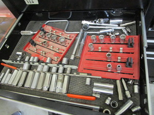 lot 327 image: Assorted Sockets