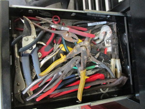 lot 329 image: Pliars, Cutters, Channel Lock