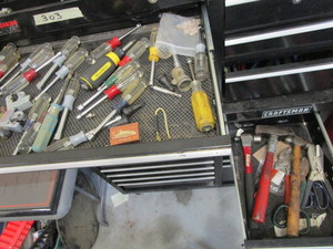 lot 332 image: Nut Busters, Pipe & Side Cutter