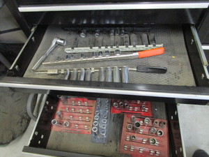 lot 333 image: Sockets With Craftsman