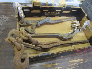 lot 335 image: Three Heavy Duty Chain Binds