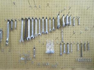 lot 336 image: Combinations Wrenches